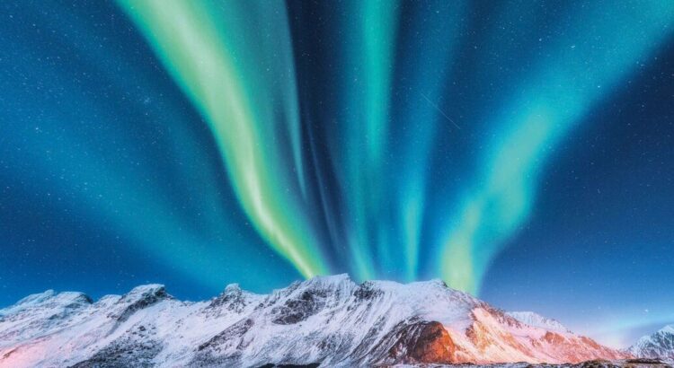 La masse de la Terre varie-t-elle avec le temps ?